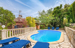 Beautiful Home In Les Adrets-De-Lestére